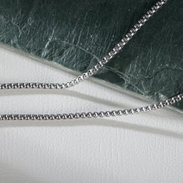 Collier à charme de guitare et corne
