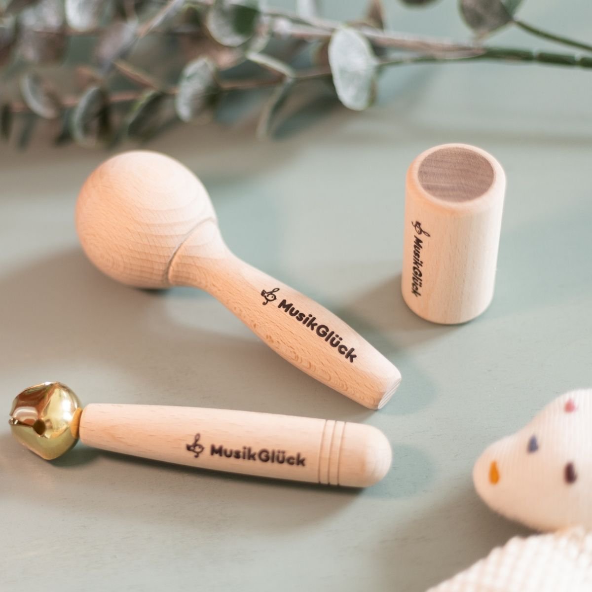 Juego de juguetes musicales para bebés "GlücksBaby" | Juguete sonoro de madera regional | Juguetes para bebés e instrumentos infantiles a partir de 1 año | 100% Hecho en Alemania