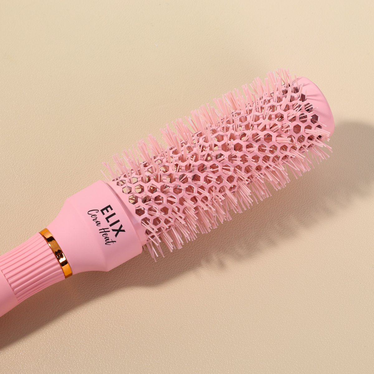 Sister Young l ELIX Cera Heat – ceramic thermal styling brush with tail pick