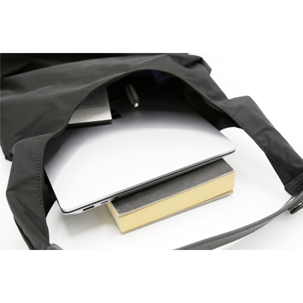 Kris Oversize-Tasche Schwarz
