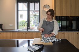 A set of 3 kitchen towels in a sea green color, made of 100% cotton with a striped pattern. The towels measure 51x74 cm and are suitable for drying dishes, hands, and other kitchen tasks.