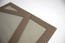 4 SET TABLE SETS DWU -TONE SYNTETYCZNY CÓŻ BRĄZOWY Z KED