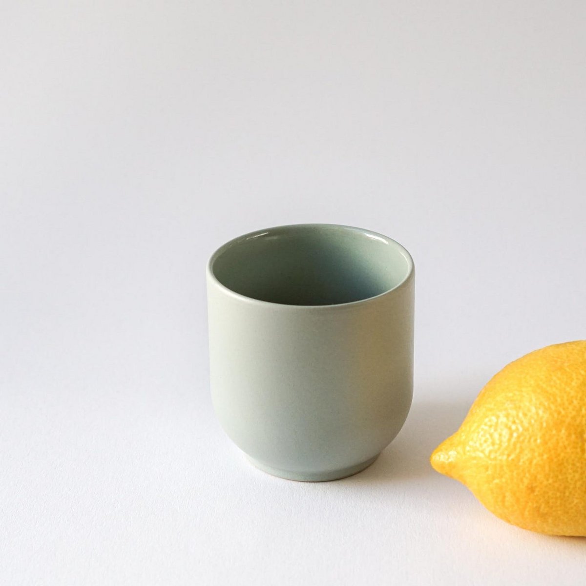 Hollyhock mug - sage green - 200 ml