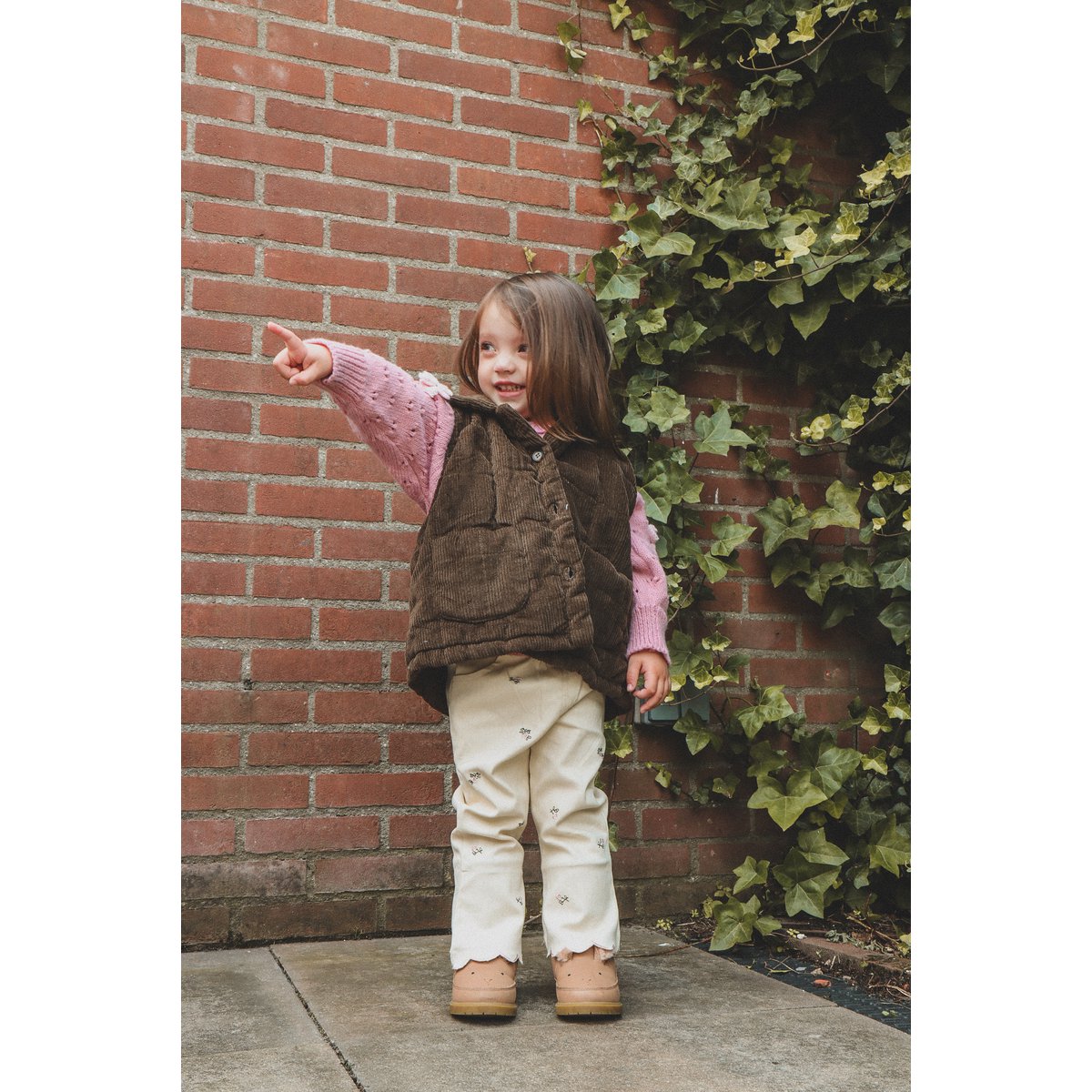 Chaleco con capucha August (unisex)