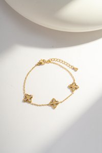 Refined "crystal" stainless steel clover bracelet