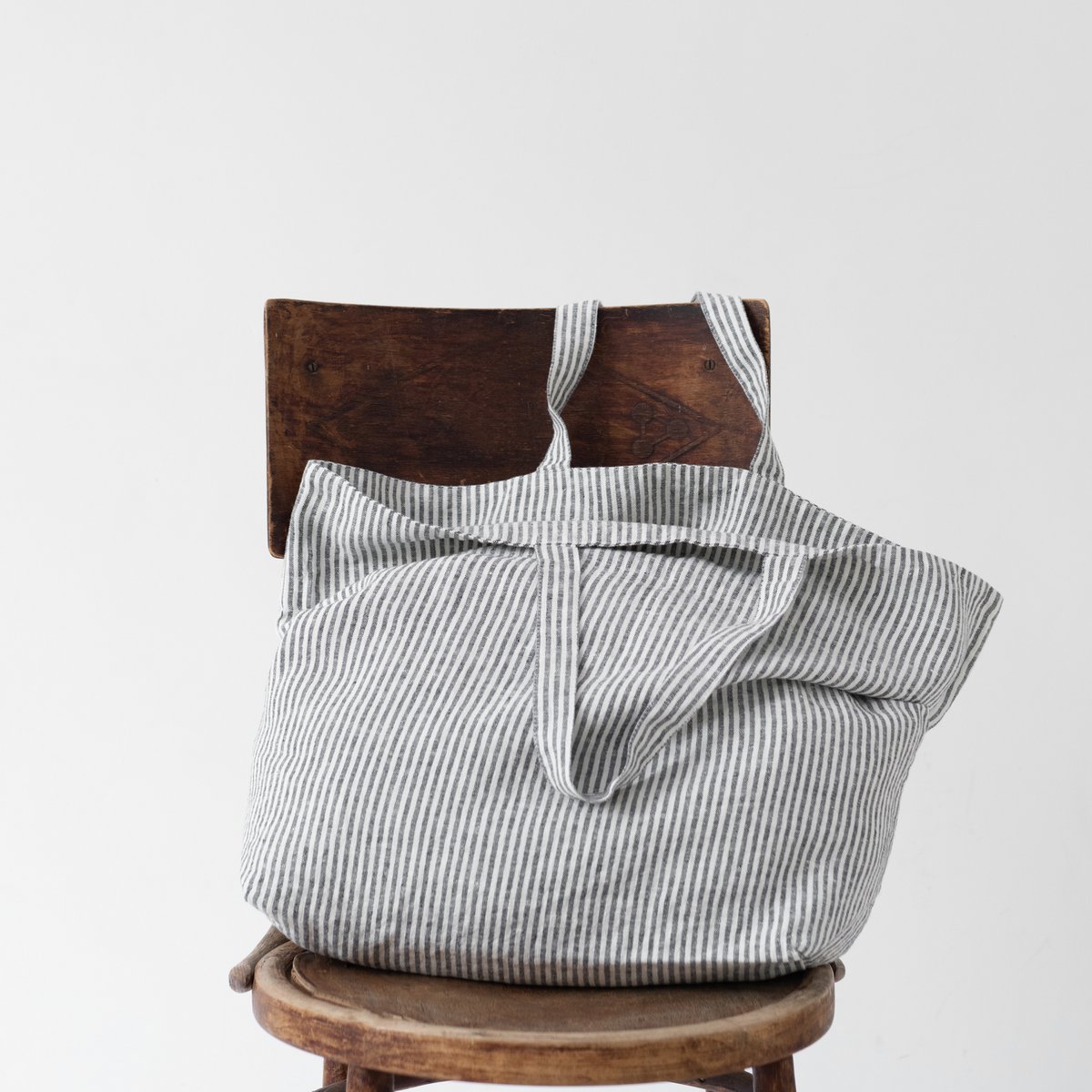 Tynde sorte striber store linned taske