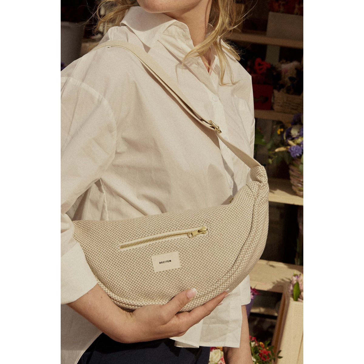 Elio half-moon bag