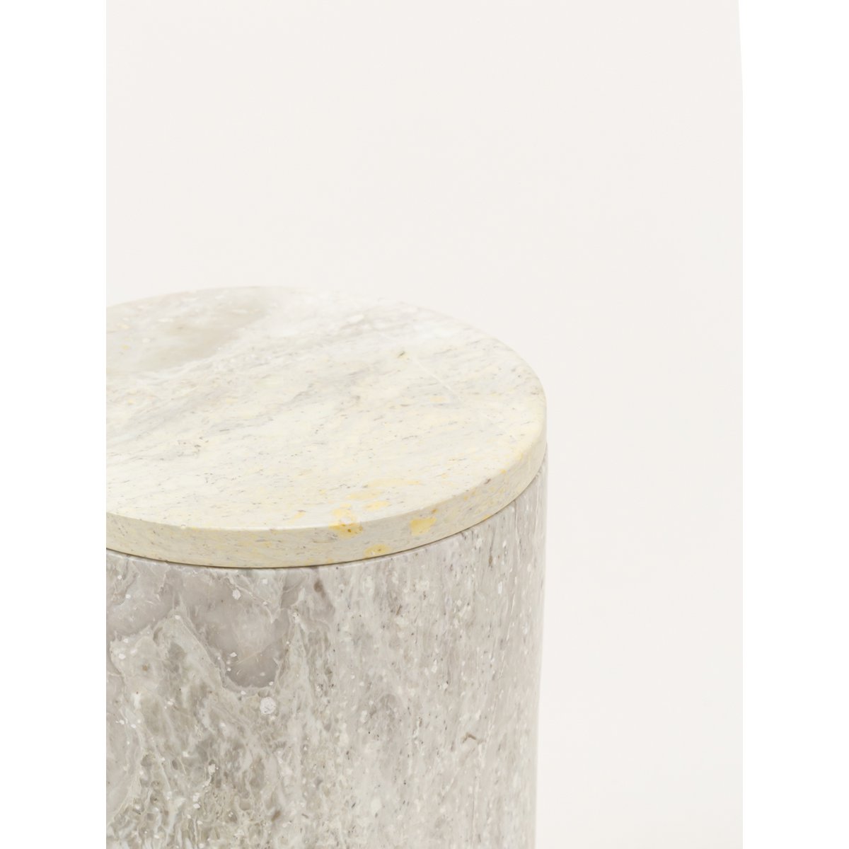 Medium cylindrical box in stone with natural stone lid
