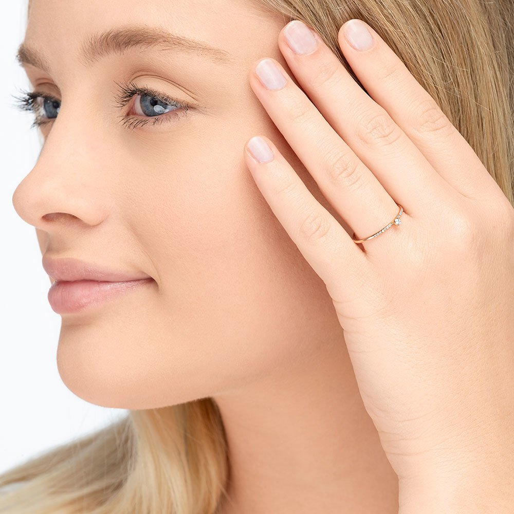 Anillo pequeño, diamante blanco, oro amarillo de 14 quilates