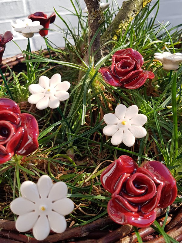 Rose flower ceramic red 3.5 cm