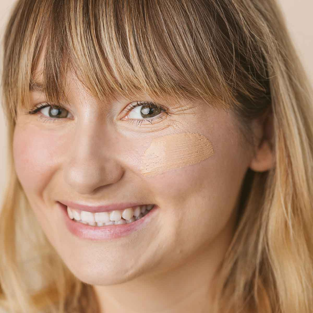 Uoga Uoga - BB Cream Glow 664  - 30 ml