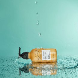 Leche limpiadora facial con aloe vera + polvo de avena reciclado