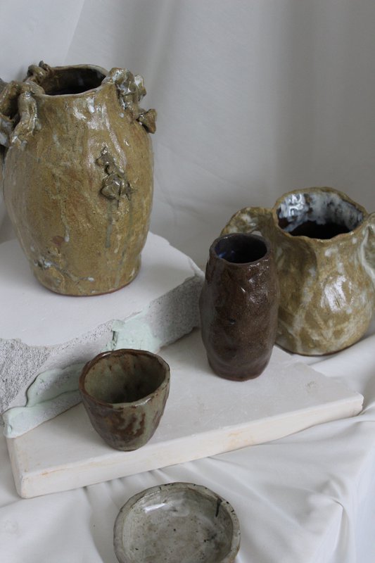 Vase en céramique vert rustique unique fait à la main