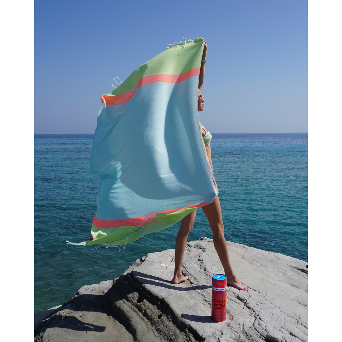 TOWEL TO GO NEON Recycled Cotton Beach Towel 180x100 cm | Sand Free | Green / Blue | with Gift Box