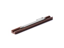 Fin holder