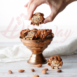 Loukoum Sarma Crazy Almonds 1kg - Gummies made with roasted almonds, caramelized sugar, and a crunchy texture.