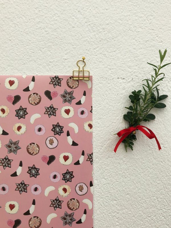 Wrapping paper cookies pink
