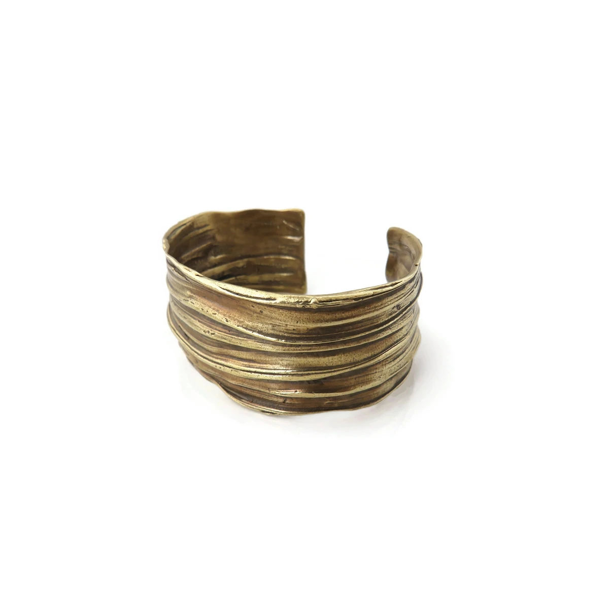 Brazalete ancho de bronce patinado – Escultural