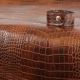 Runner da tavolo in pelle di coccodrillo marrone chiaro 150 cm ecopelle