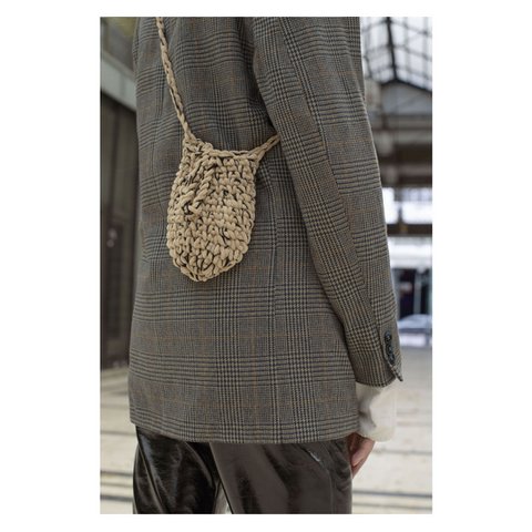 “Elise fluffy” crochet phone pouch beige + black