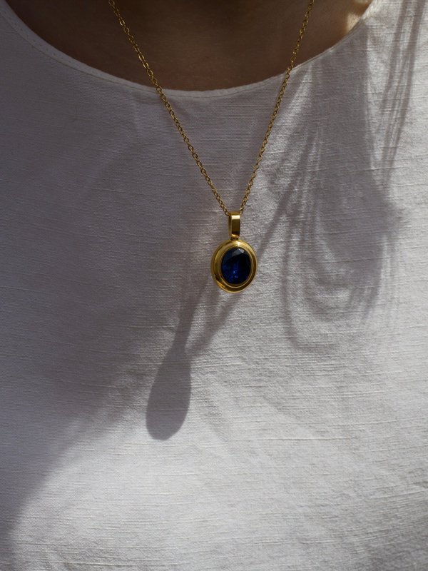 Atlas - Crystal Drop Pendant halskæder