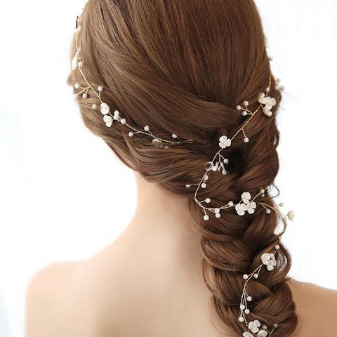 Romantische, florale, weiche Braut-Haarranke