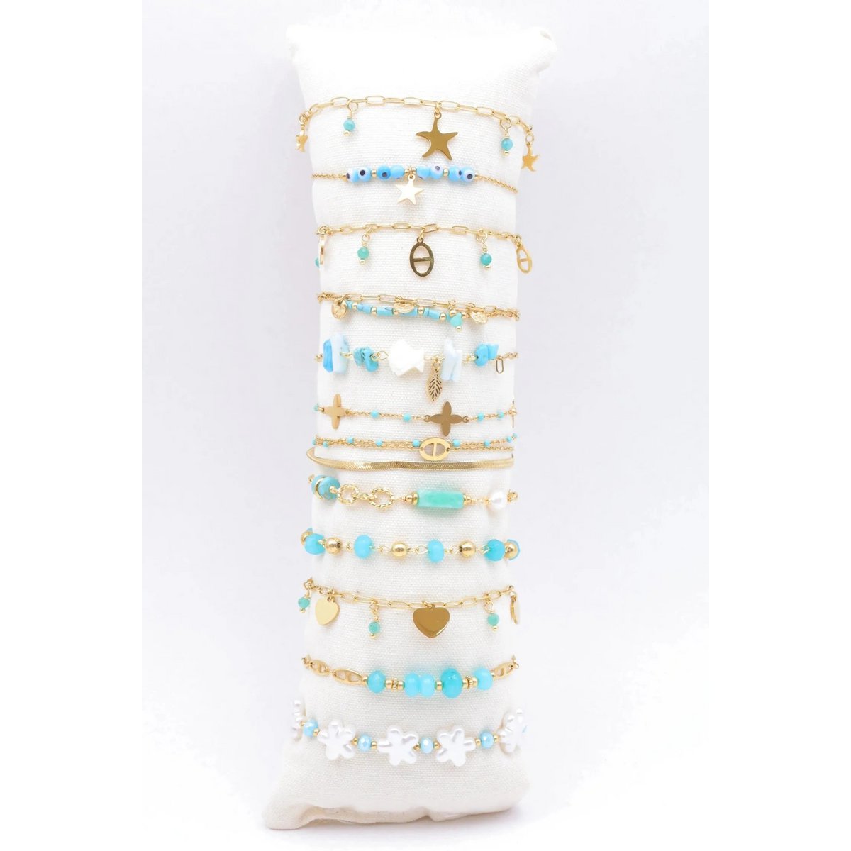 Veel sieraden met display
