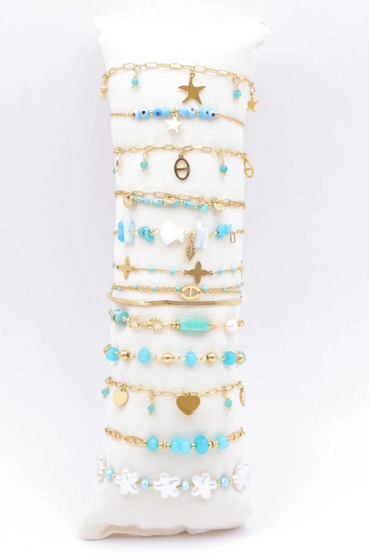 Veel sieraden met display