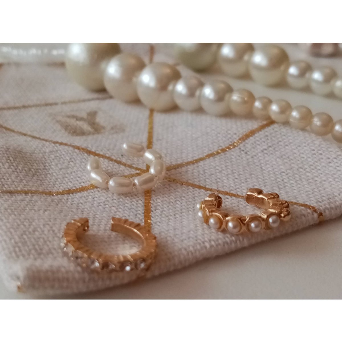 EAR CUFF