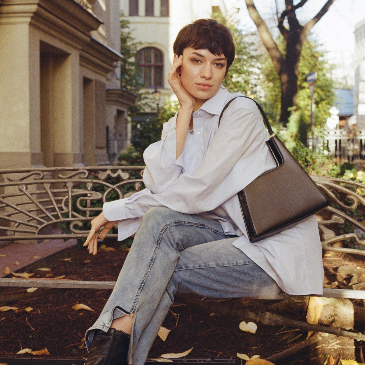 Jiyo Black Bag