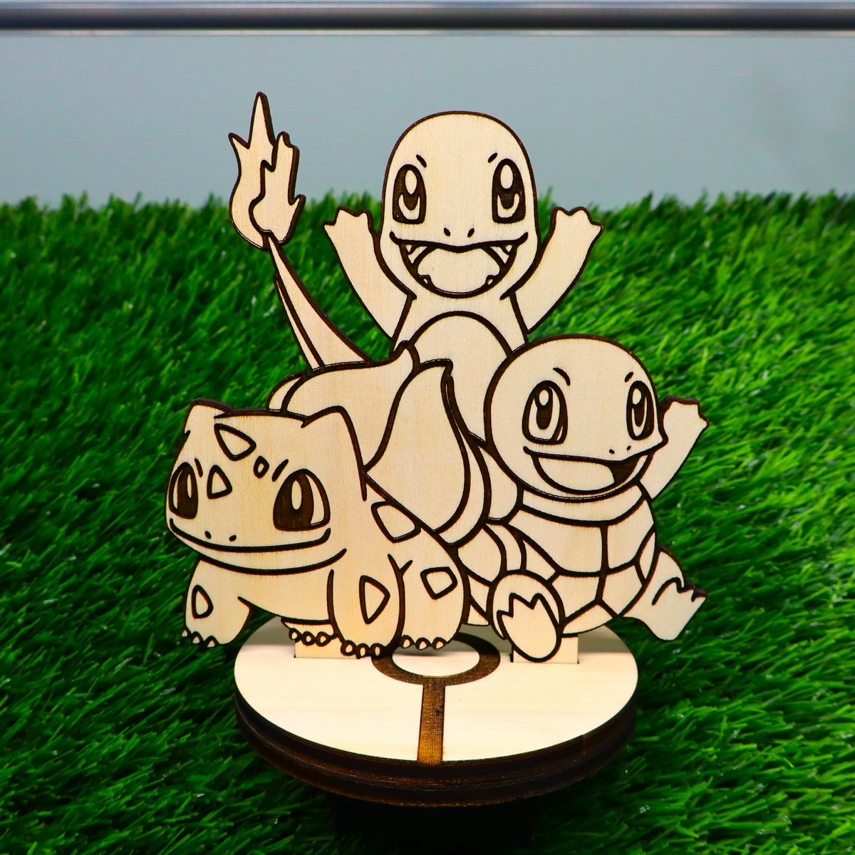 Farbige Holzstatue von Pokémon, Charmander, Bulbasaur und Squirtle, Geek -Geschenk, Nerd Room Housewarming