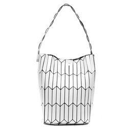 Iria Quintana Diseño geométrico de bolso de hombro Arroscia. 27x16x24 cm.