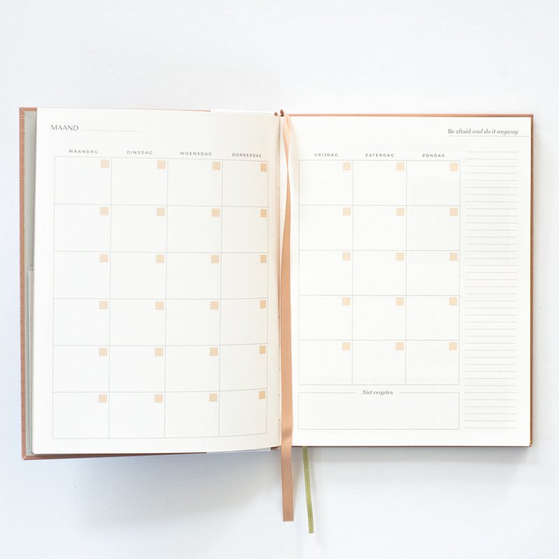 Weekly planner (soft green cover)