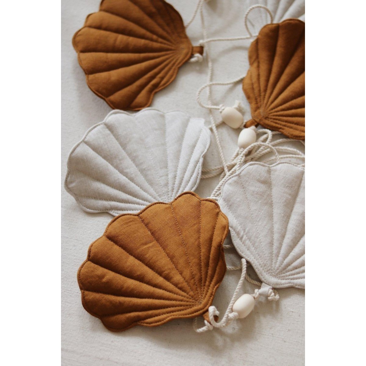 Guirlande de Lin "Caramel" avec Coquillages