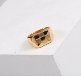Sacra - Geometric Gold Check-board Block Ring