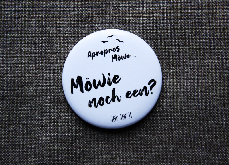 Flaskeåbner (magnetisk) "Möwie noch een?", Ø5,6cm / plattysk