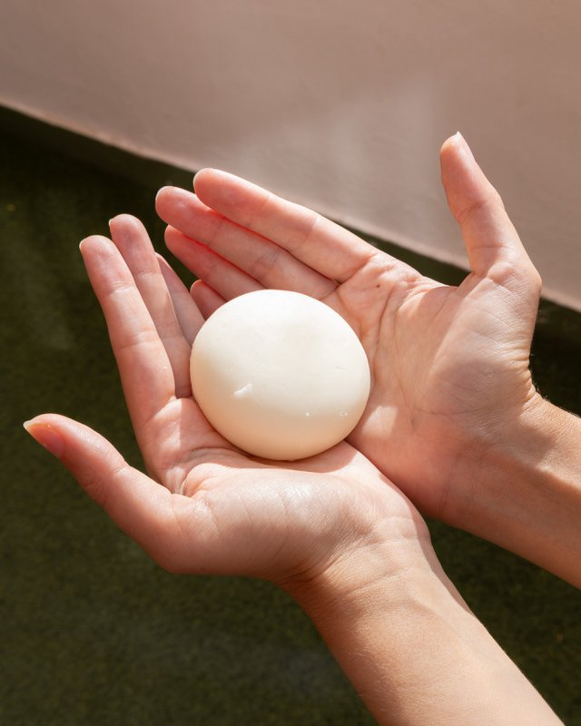 SOLID CONDITIONER - Nærer og reparerer håret med argan, kokos og havtorn