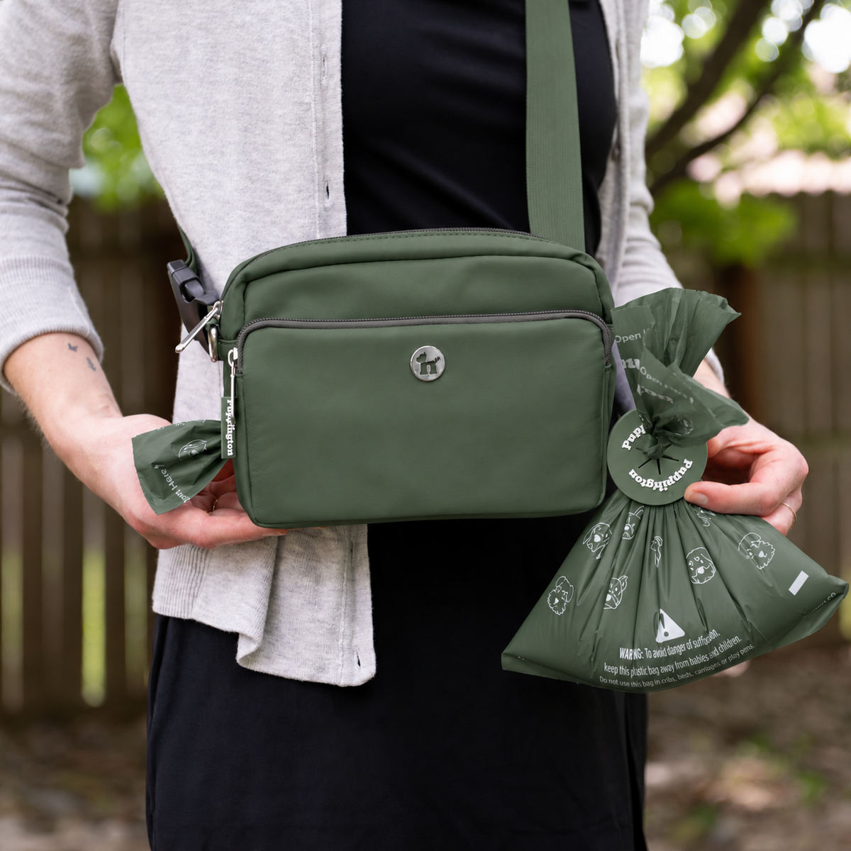 3-i-1 Crossbody hundetaske og skridsikker skål med matchende komposterbare poopposer