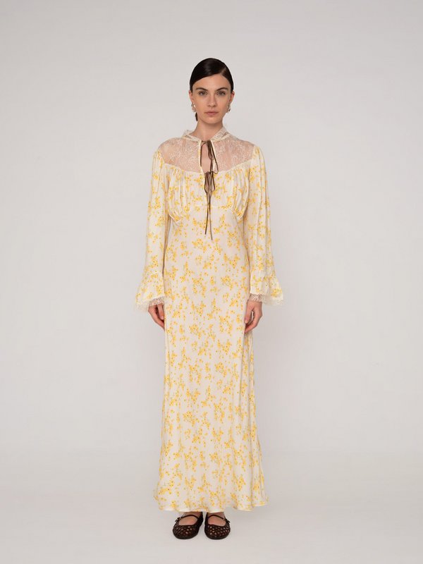 Blush blomsterprint lang kjole