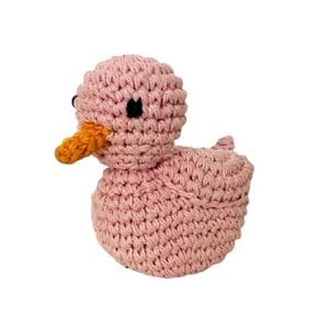 Luna-Leena duck rattle - baby pink - cuddle 0+ - organic cotton - hand crocheted in Nepal