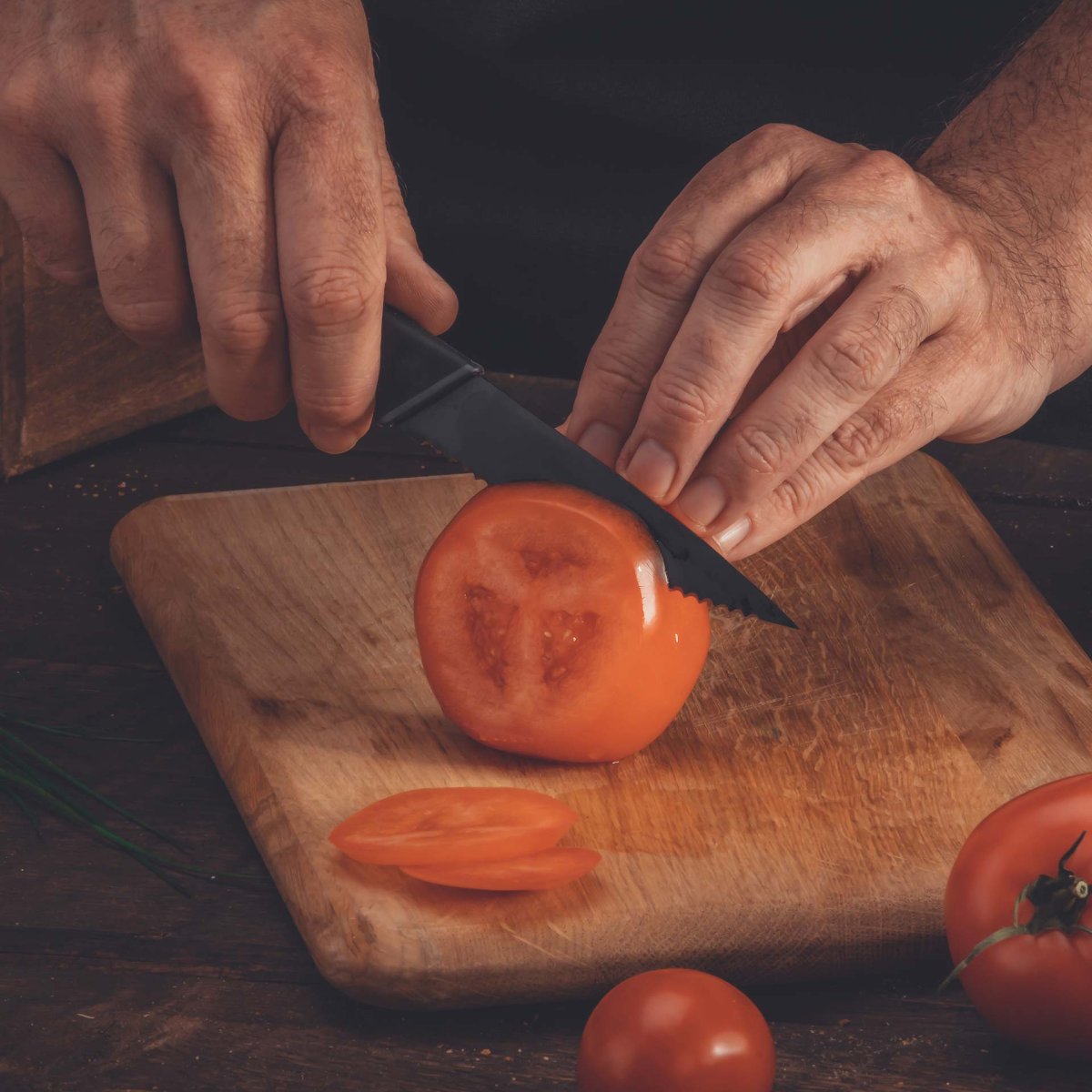 Nirosta Black Edition serrated kitchen knife