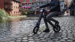 De officiële exclusieve Cruzaa E-Scooter Carbon Black
