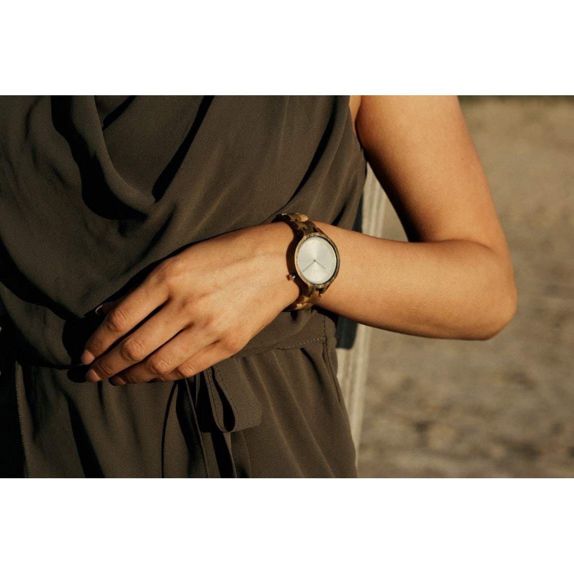 Greenwatch | Gnade | Holzuhr Damen | Grünes Sandelholz