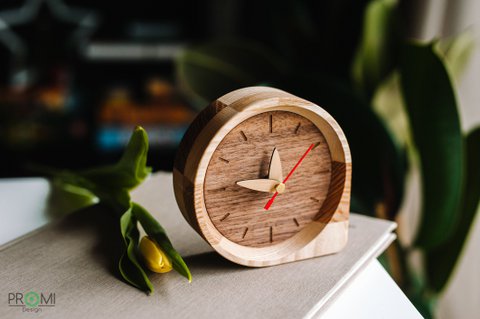 Holzuhr, Holztischuhr, Tischuhr, moderne Uhr, Holzuhr, Miniuhr