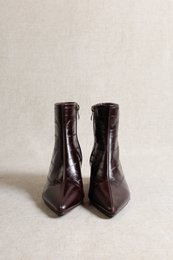 DINA CHOCOLATE – Leren laarzen met hak en palingtextuur