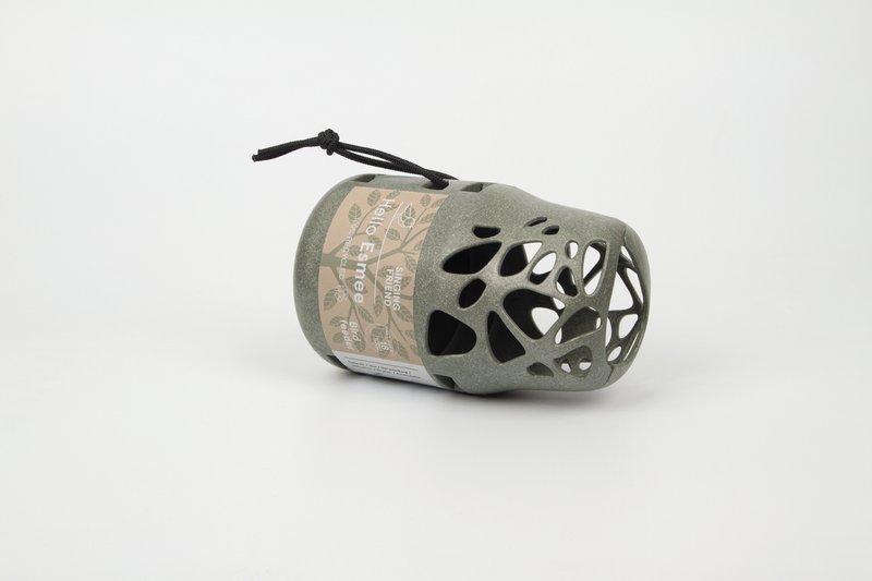 Hello Esmee Vogelfutterspender aus 100 % recyceltem Kunststoff