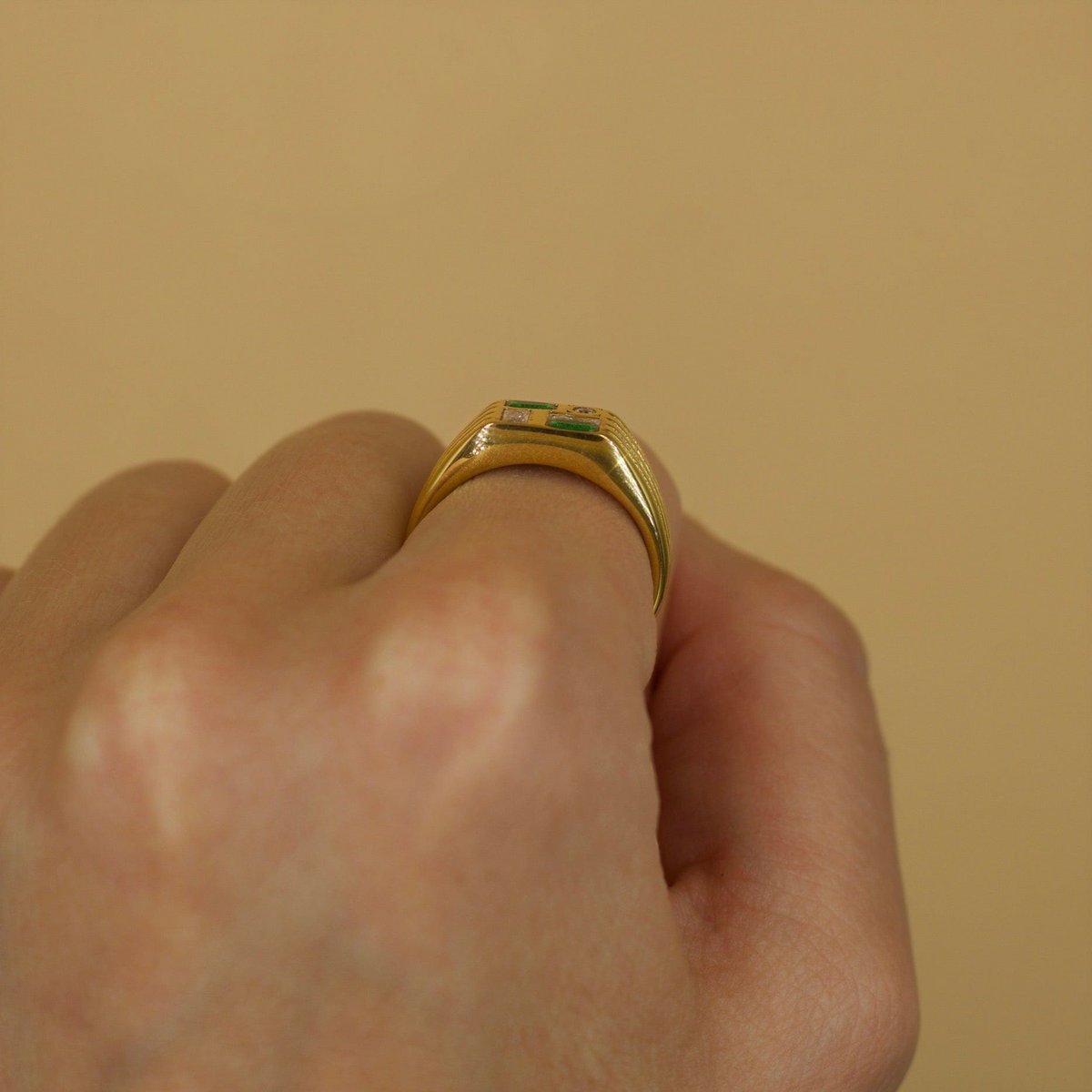Harpa - Signet Ring for Women
