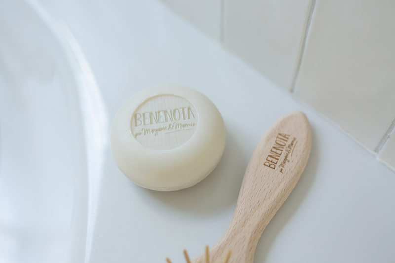 Festes feuchtigkeitsspendendes Shampoo mit Arganöl