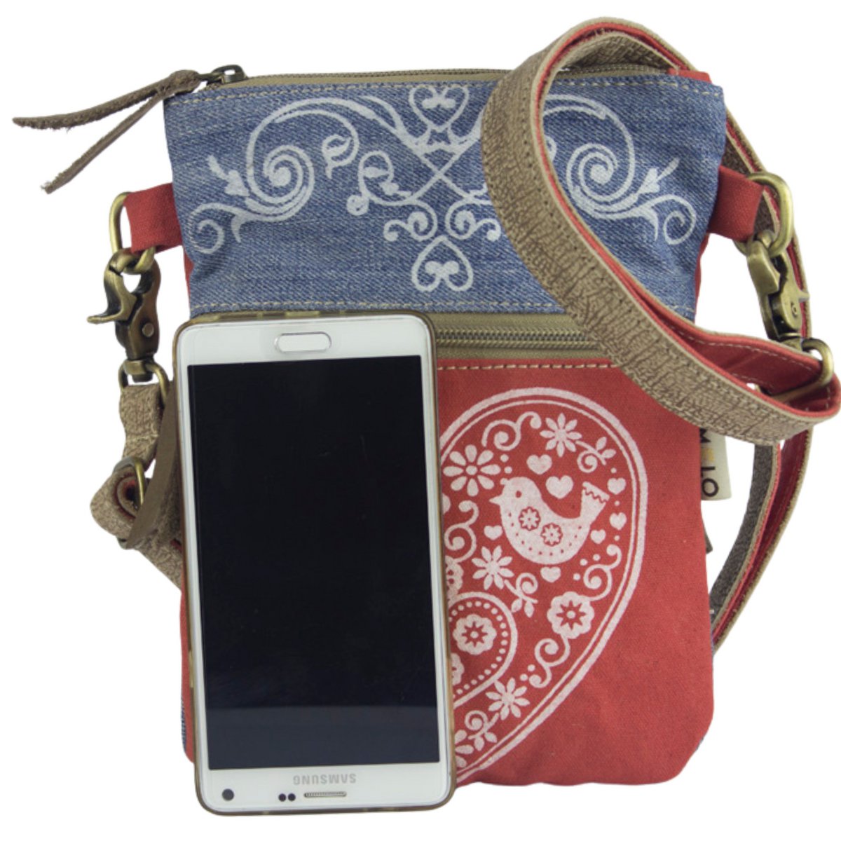 Domelo traditionele tas dames schoudertas. Dirndl schoudertas gemaakt van upcycled jeans en canvas en leer. Handtas in traditionele stijl met hartjesprint. Crossbodytas voor dames als Oktoberfest-accessoire.