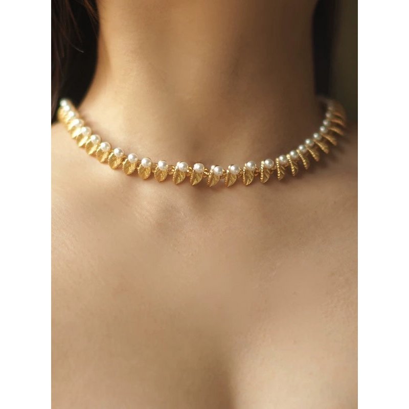 Vintage Golden Leaves Pearl Necklace